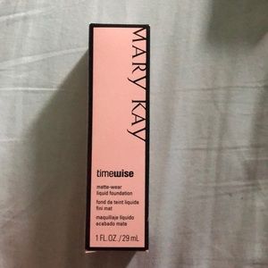 Mary Kay Makeup - Mary Kay ivory 5 foundation Mary Kay Makeup - Mary Kay ivory 5 foundation